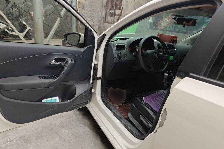 Used Volkswagen Polo 2014 1.6L Automatic Comfort Edition Driver Seat