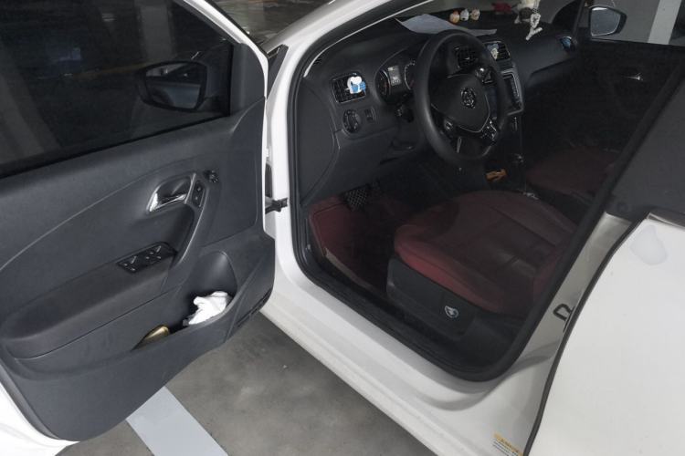 Used Volkswagen Polo 2014 1.4L Automatic Comfort Edition Driver Seat