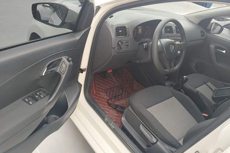 Used Volkswagen Polo 2014 1.4L Manual Fashion Edition Driver Seat