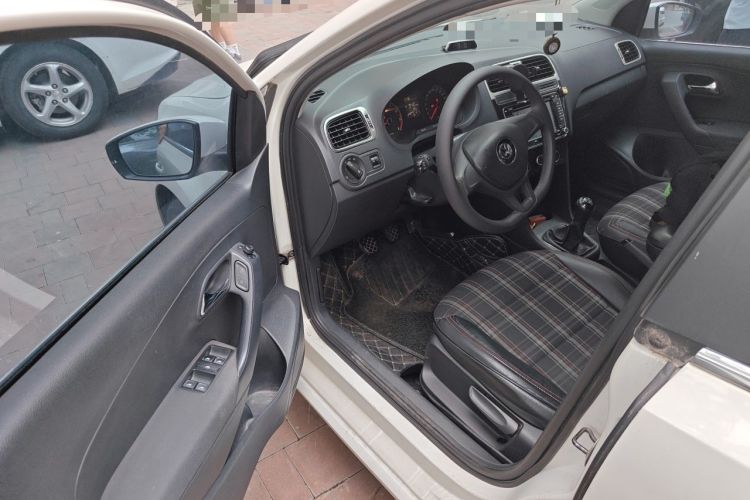 Used Volkswagen Polo 2014 1.4L Manual Fashion Edition Driver Seat
