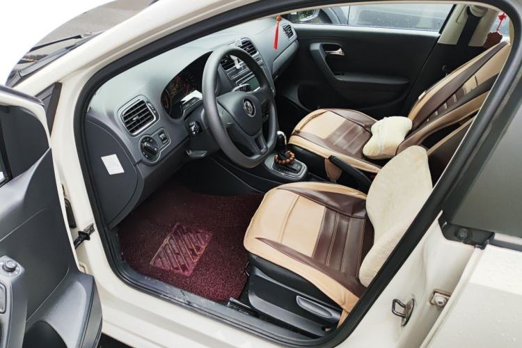 Used Volkswagen Polo 2014 1.6L Automatic Comfort Edition Driver Seat