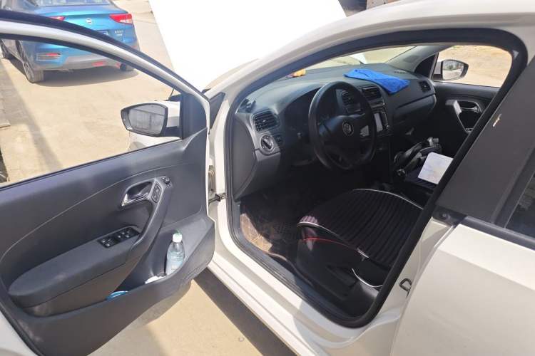Used Volkswagen Polo 2014 1.4L Manual Fashion Edition Driver Seat