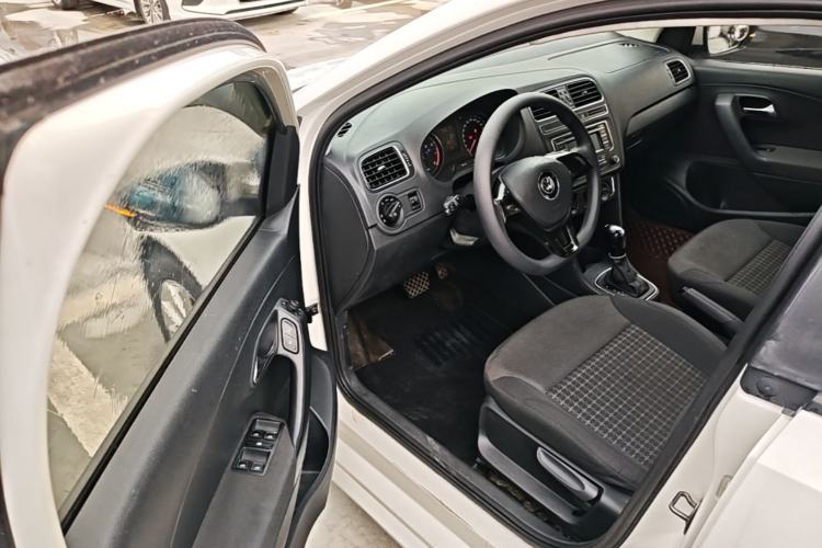 Used Volkswagen Polo 2014 1.6L Automatic Comfort Edition Driver Seat