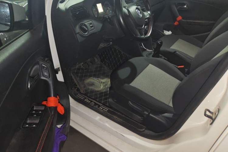 Used Volkswagen Polo 2014 1.4L Manual Fashion Edition Driver Seat