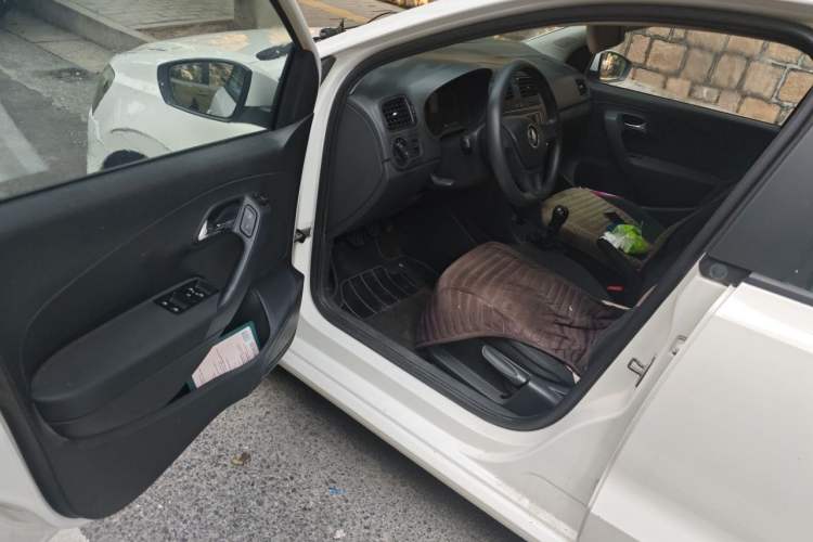 Used Volkswagen Polo 2014 1.4L Manual Fashion Edition Driver Seat