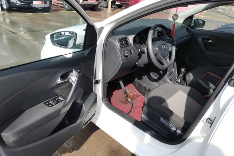 Used Volkswagen Polo 2014 1.4L Manual Fashion Edition Driver Seat
