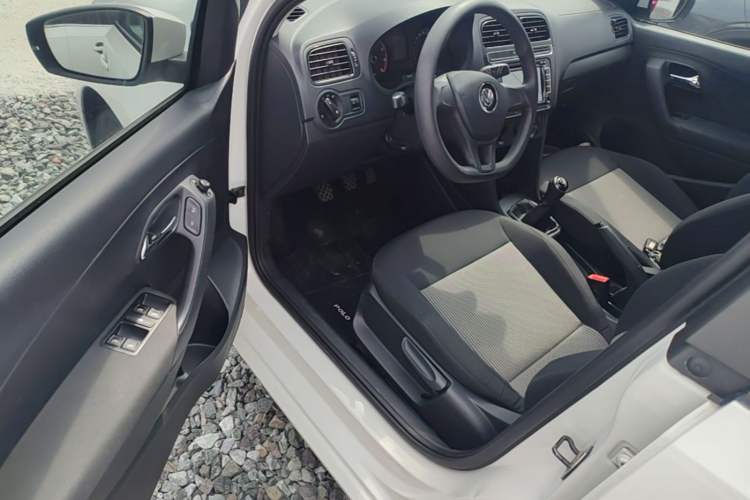 Used Volkswagen Polo 2014 1.4L Manual Fashion Edition Driver Seat