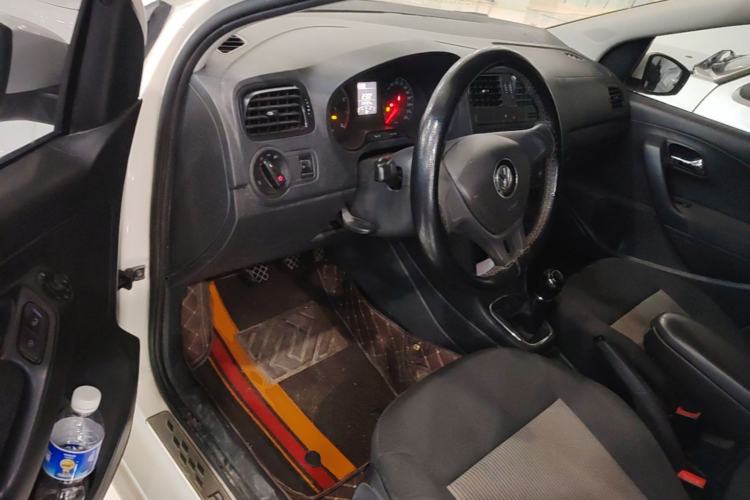 Used Volkswagen Polo 2014 1.4L Manual Fashion Edition Driver Seat
