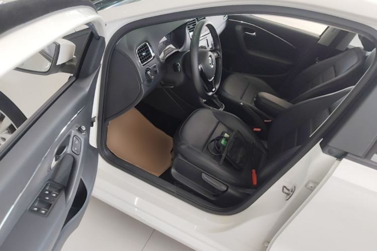 Used Volkswagen Polo 2014 1.6L Automatic Luxury Edition Driver Seat