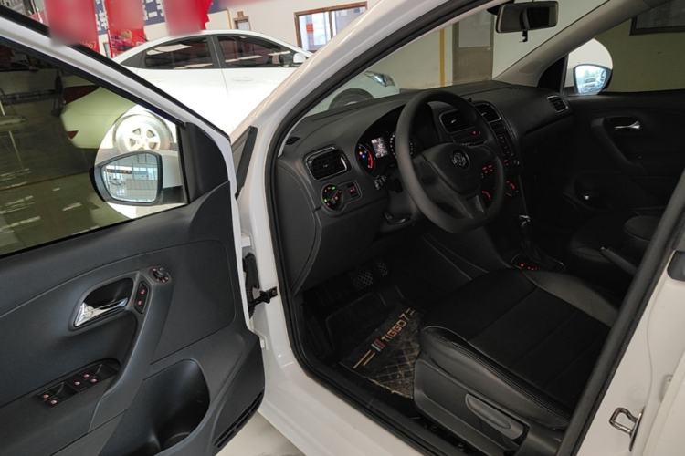 Used Volkswagen Polo 2014 1.4L Automatic Comfort Edition Driver Seat