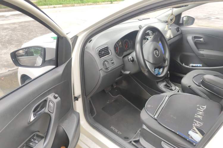 Used Volkswagen Polo 2014 1.6L Automatic Comfort Edition Driver Seat