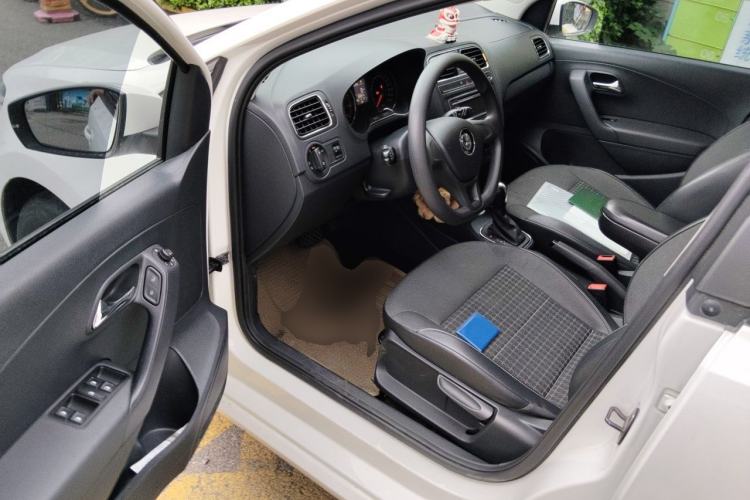 Used Volkswagen Polo 2014 1.6L Automatic Comfort Edition Driver Seat