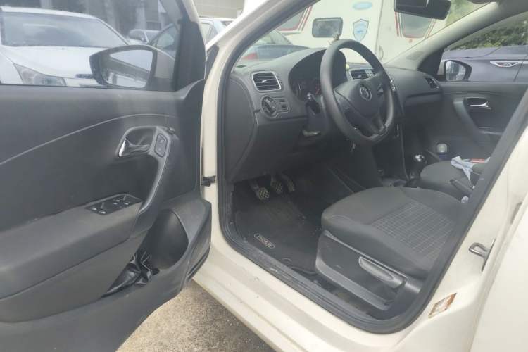 Used Volkswagen Polo 2014 1.4L Manual Comfort Edition Driver Seat