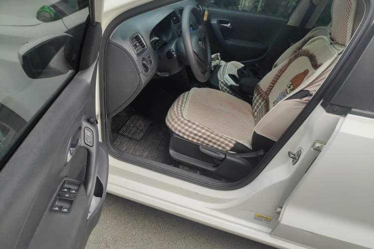 Used Volkswagen Polo 2014 1.4L Automatic Comfort Edition Driver Seat
