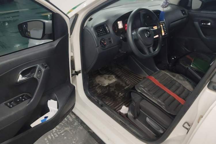Used Volkswagen Polo 2014 1.4L Manual Fashion Edition Driver Seat