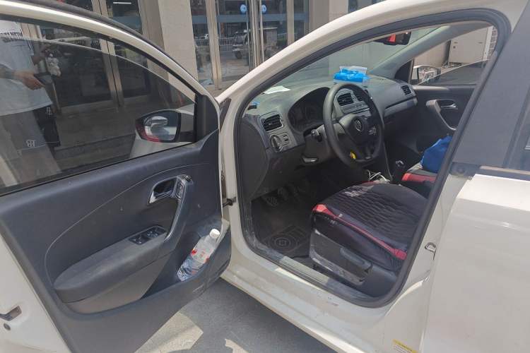 Used Volkswagen Polo 2014 1.6L Manual Comfort Edition Driver Seat