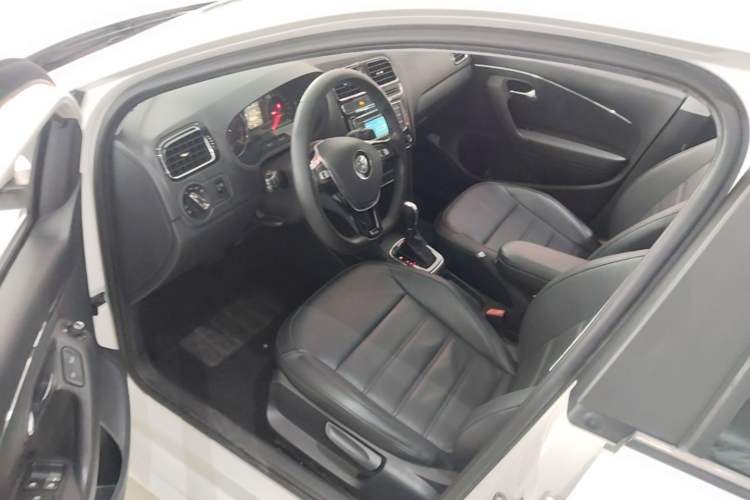 Used Volkswagen Polo 2014 1.6L Automatic Luxury Edition Driver Seat