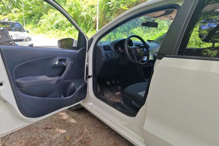Used Volkswagen Polo 2014 1.4L Manual Fashion Edition Driver Seat