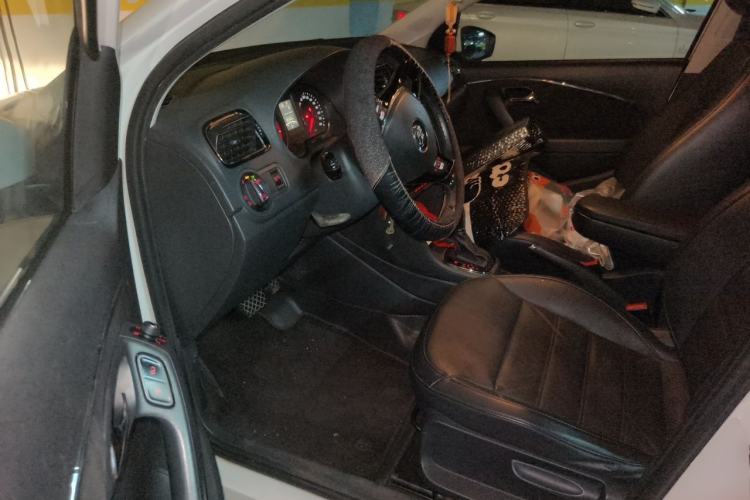 Used Volkswagen Polo 2014 1.6L Automatic Luxury Edition Driver Seat