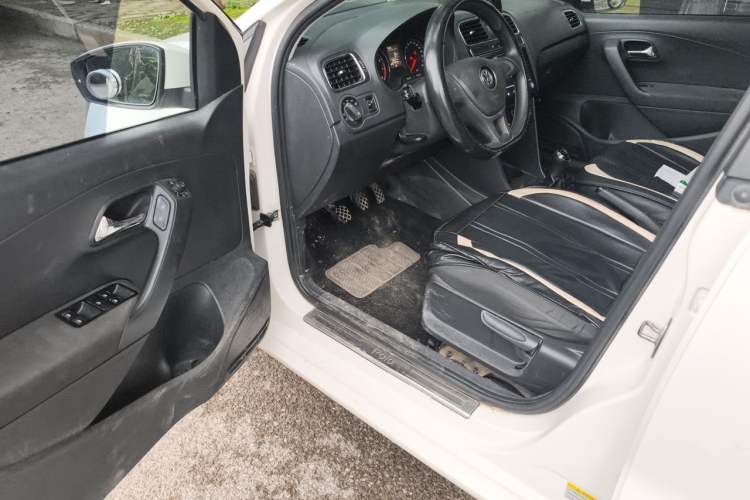 Used Volkswagen Polo 2014 1.4L Manual Fashion Edition Driver Seat