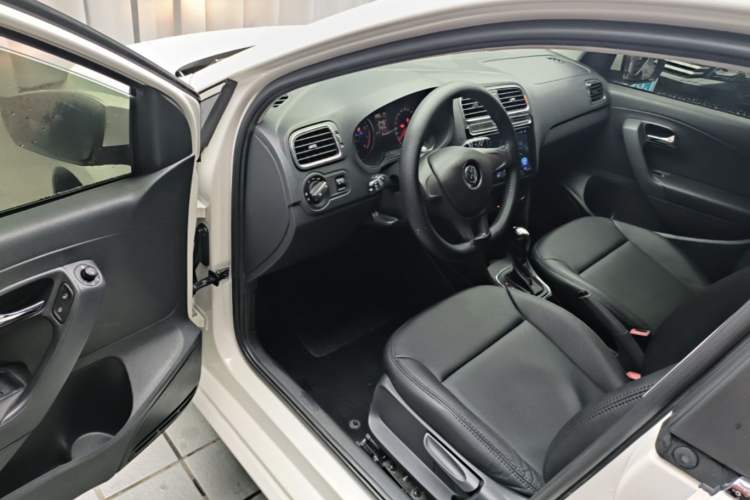 Used Volkswagen Polo 2014 1.6L Automatic Comfort Edition Driver Seat