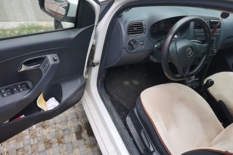 Used Volkswagen Polo 2014 1.4L Manual Fashion Edition Driver Seat