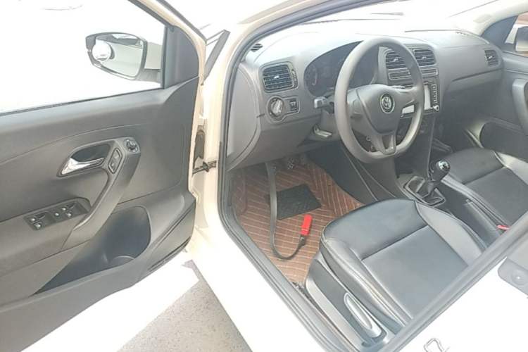 Used Volkswagen Polo 2014 1.4L Manual Fashion Edition Driver Seat