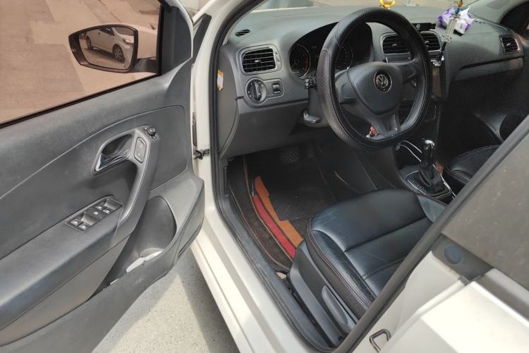 Used Volkswagen Polo 2014 1.6L Automatic Comfort Edition Driver Seat