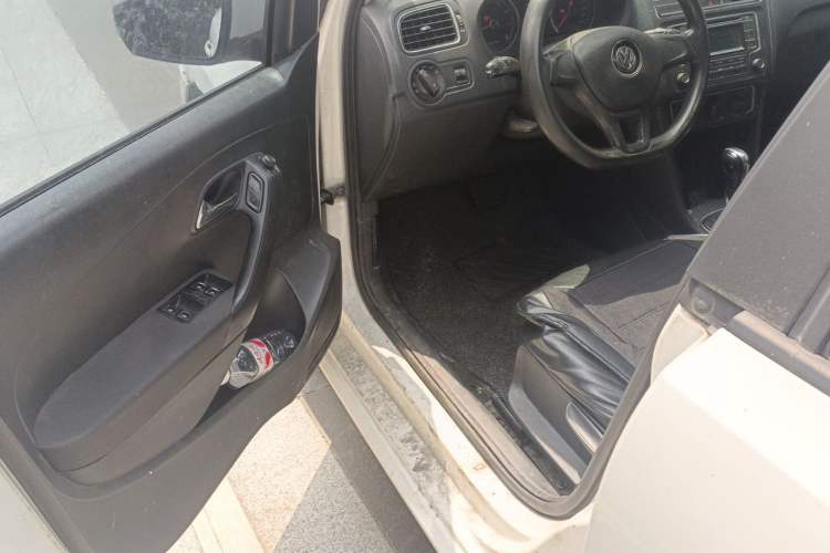 Used Volkswagen Polo 2014 1.6L Automatic Comfort Edition Driver Seat