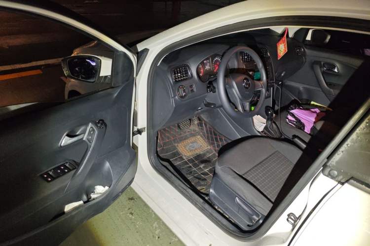 Used Volkswagen Polo 2014 1.6L Automatic Comfort Edition Driver Seat