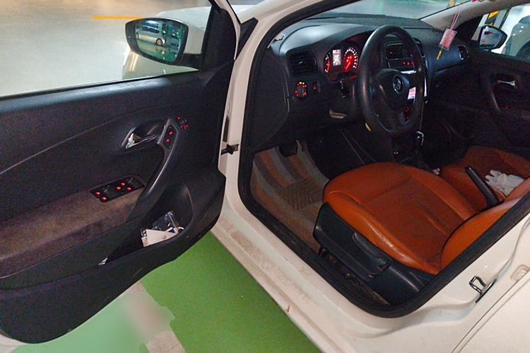 Used Volkswagen Polo 2014 1.6L Automatic Comfort Edition Driver Seat