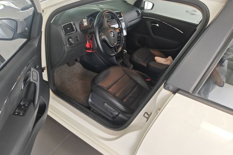 Used Volkswagen Polo 2014 1.6L Automatic Luxury Edition Driver Seat