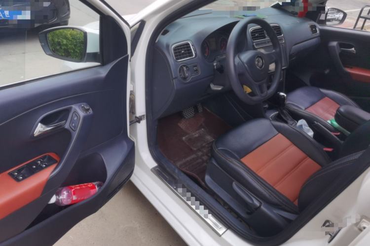 Used Volkswagen Polo 2014 1.6L Automatic Comfort Edition Driver Seat