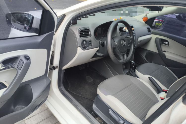 Used Volkswagen Polo 2014 1.6L Automatic Comfort Edition Driver Seat