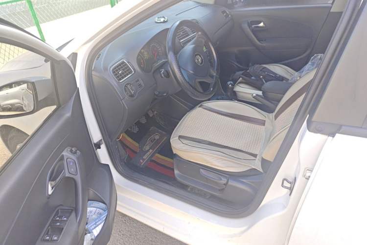 Used Volkswagen Polo 2014 1.4L Manual Comfort Edition Driver Seat