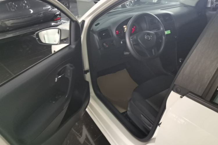Used Volkswagen Polo 2014 1.4L Manual Fashion Edition Driver Seat