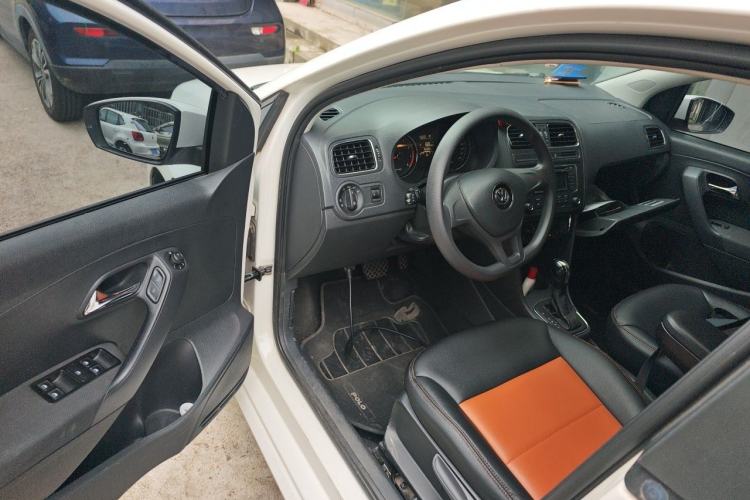 Used Volkswagen Polo 2014 1.6L Automatic Comfort Edition Driver Seat