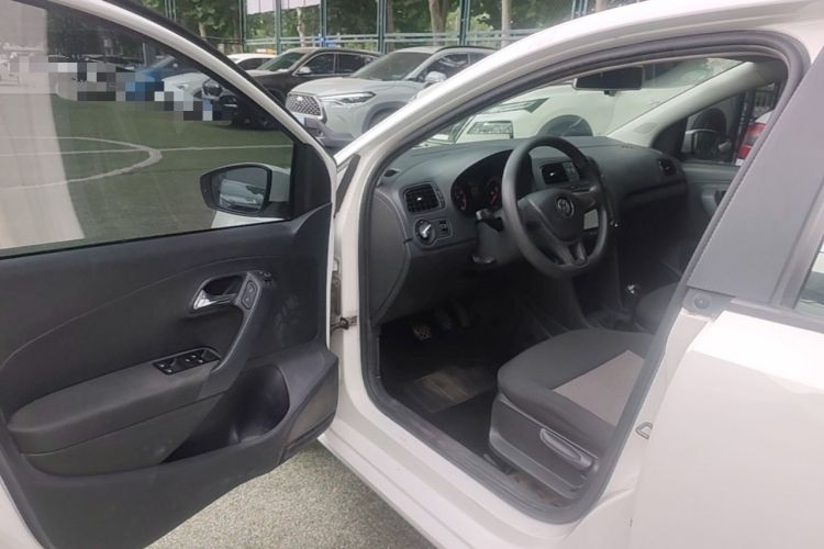 Used Volkswagen Polo 2014 1.4L Manual Fashion Edition Driver Seat