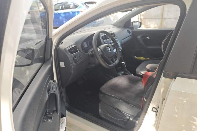 Used Volkswagen Polo 2014 1.6L Automatic Comfort Edition Driver Seat