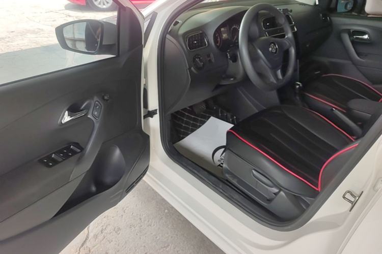 Used Volkswagen Polo 2014 1.6L Automatic Comfort Edition Driver Seat