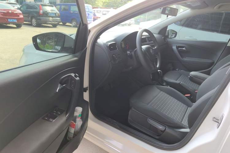 Used Volkswagen Polo 2014 1.4L Automatic Comfort Edition Driver Seat
