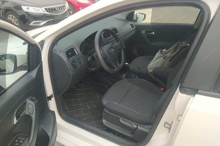 Used Volkswagen Polo 2014 1.4L Automatic Comfort Edition Driver Seat