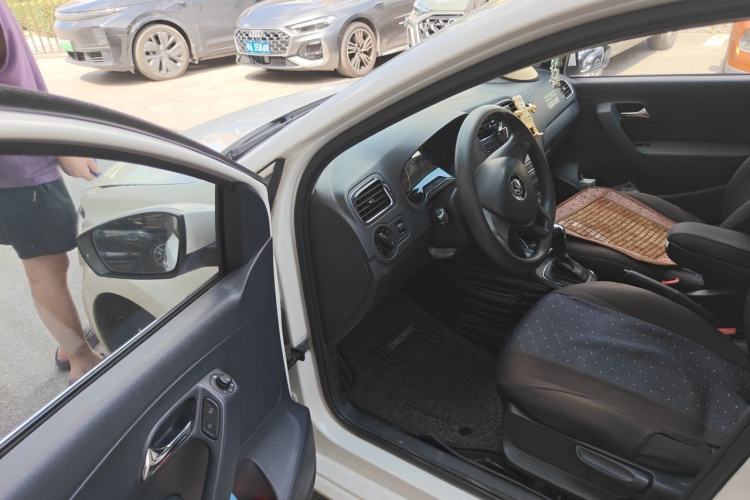 Used Volkswagen Polo 2014 1.6L Automatic Comfort Edition Driver Seat