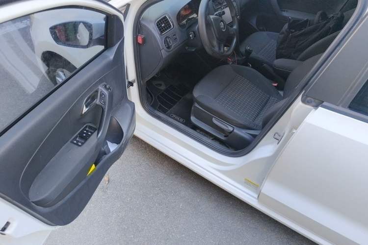 Used Volkswagen Polo 2014 1.4L Manual Comfort Edition Driver Seat