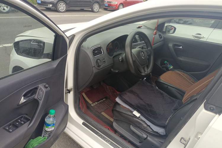 Used Volkswagen Polo 2014 1.6L Automatic Comfort Edition Driver Seat