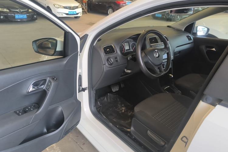 Used Volkswagen Polo 2014 1.6L Automatic Comfort Edition Driver Seat