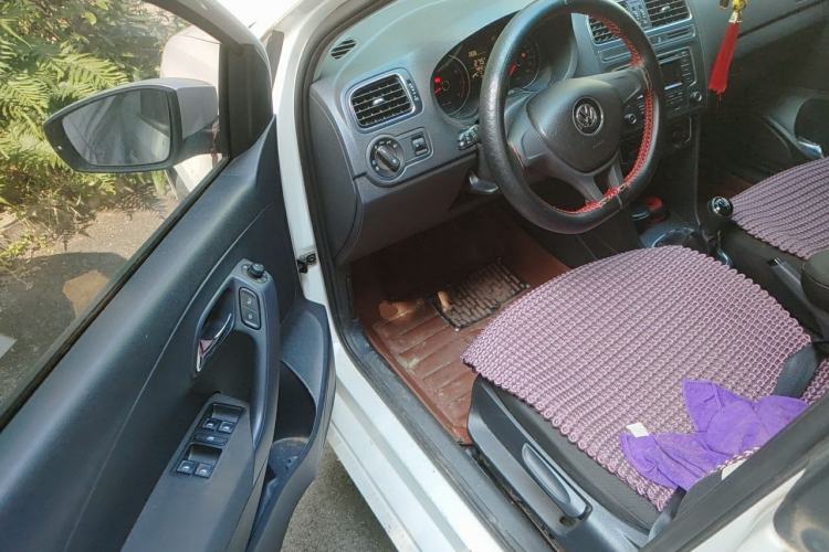 Used Volkswagen Polo 2014 1.6L Manual Comfort Edition Driver Seat