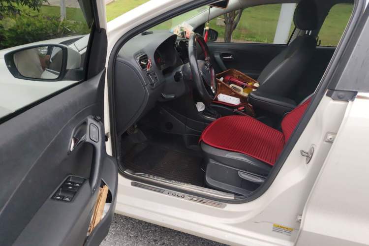 Used Volkswagen Polo 2014 1.4L Automatic Comfort Edition Driver Seat
