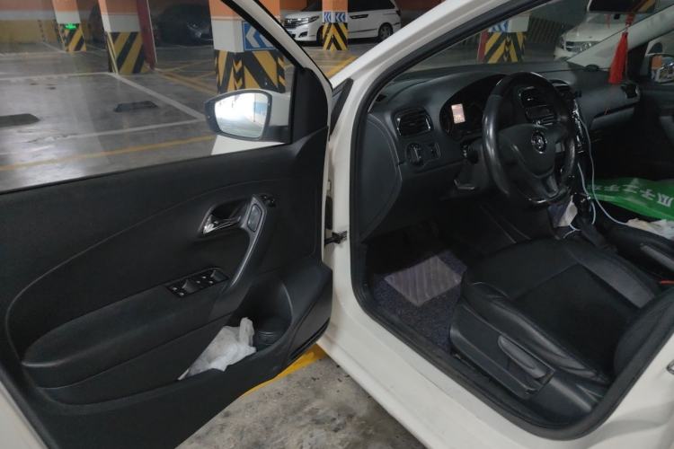 Used Volkswagen Polo 2014 1.6L Automatic Comfort Edition Driver Seat