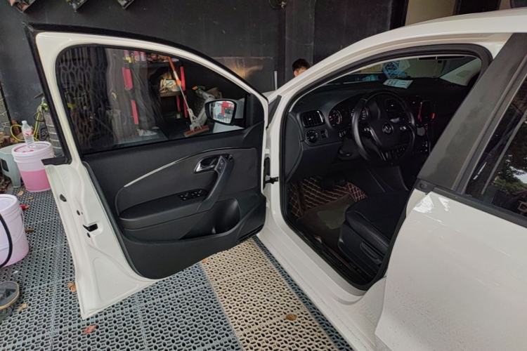 Used Volkswagen Polo 2014 1.6L Automatic Luxury Edition Driver Seat